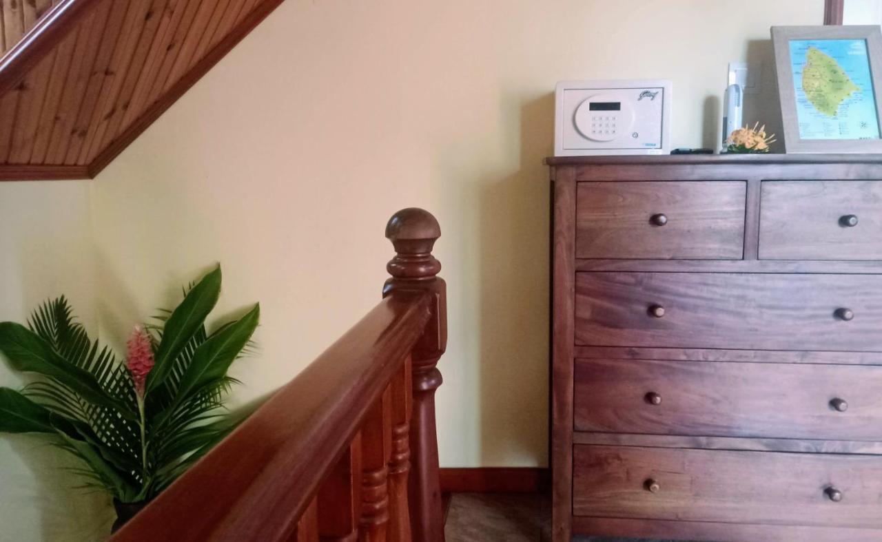 Appartement Badamier Self-Catering à La Digue  Extérieur photo