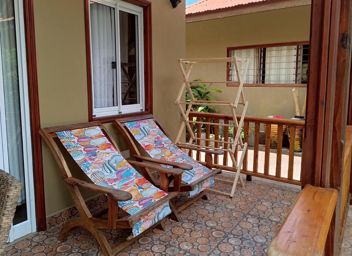 Appartement Badamier Self-Catering à La Digue  Extérieur photo